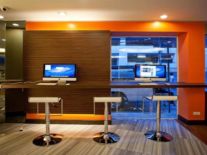 Arawana Express Phromphong Hotel Bangkok Bagian luar foto