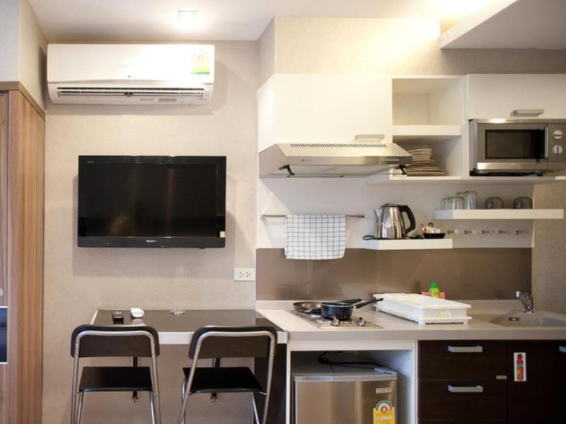 Arawana Express Phromphong Hotel Bangkok Bagian luar foto