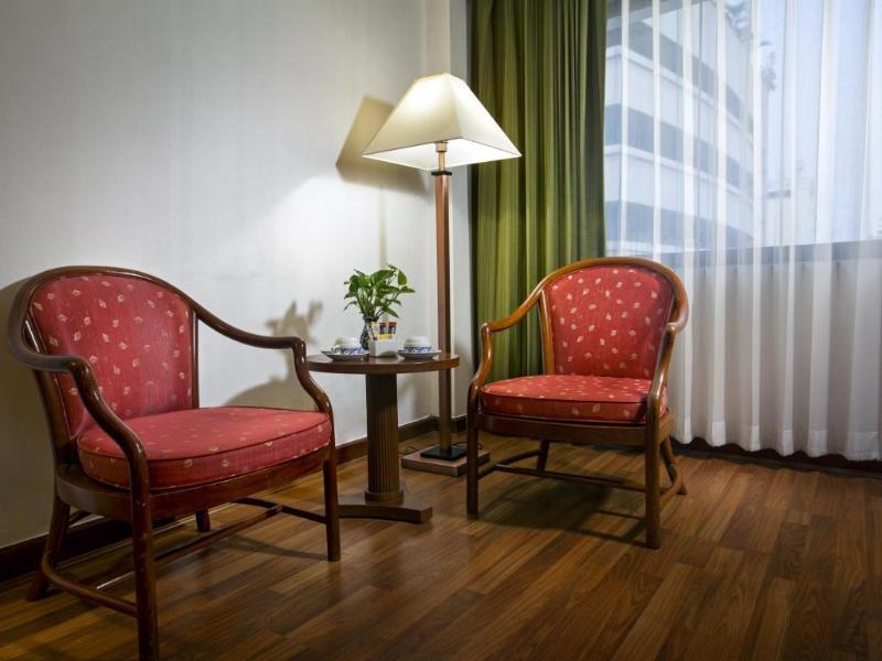 Arawana Express Phromphong Hotel Bangkok Bagian luar foto